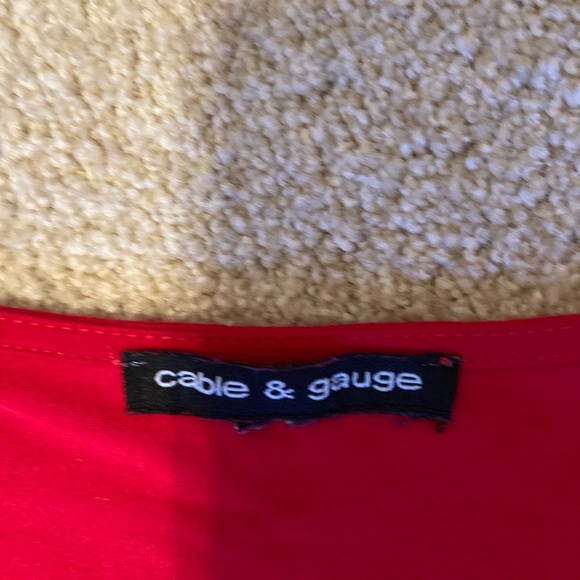 Cable & Gauge soft zip front top. Size medium - Picture 2 of 8